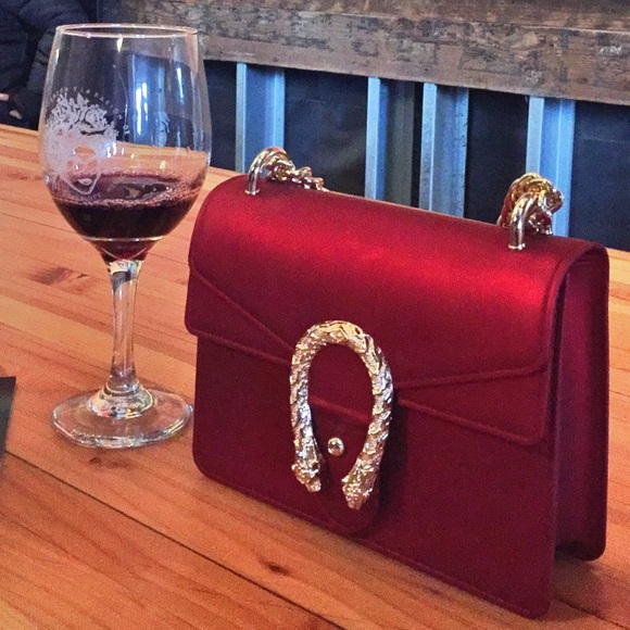 Beautiful red handbag - Picture 1 of 1